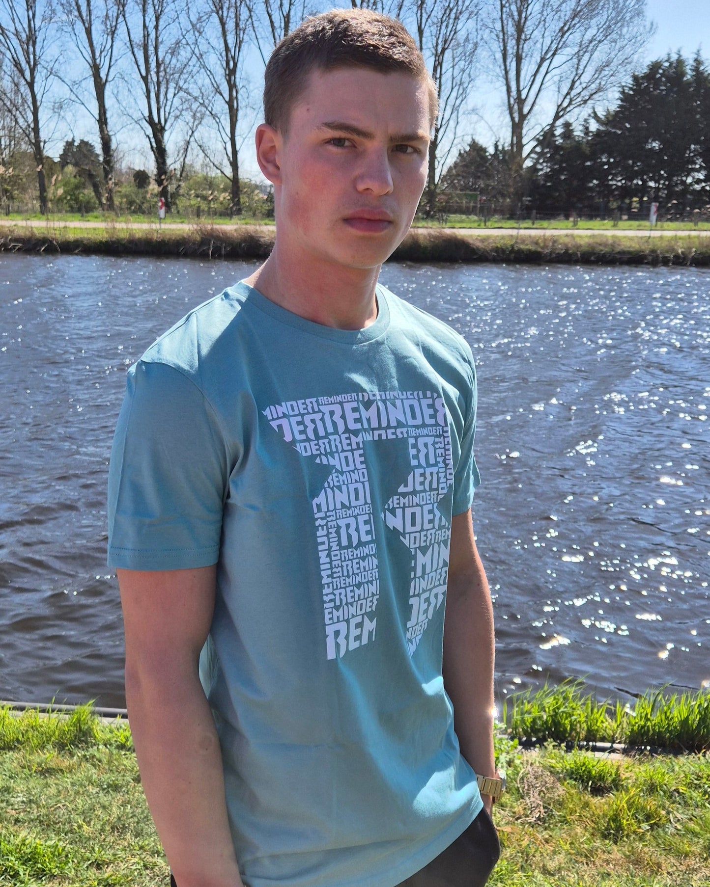 Reminder r logo shirt